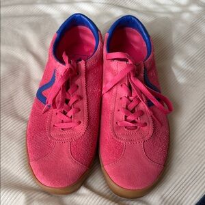 Vans hot pink shoes